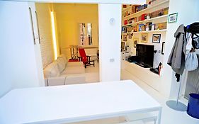 Elegant And Modern Loft In Medieval Bologna